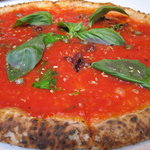 カンブーザ - 黒オリーブ・トマト・オレガノ・ケッパー・アンチョビ