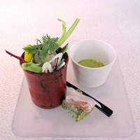 ベージュ アラン・デュカス 東京 - 鎌倉野菜　梅山豚の塩漬け