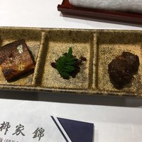 柳家錦 - 左から
                鮎、蜂の子、鹿肉の佃煮
