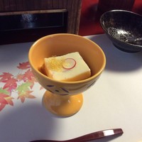 祇園 くらした - 先付 さつまいもの豆腐 トビコ添え