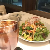 焼肉トラジ 名古屋セントラルタワーズ店 - 4代目トラジサラダ & ドリンク