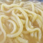 上々家 - 酒井の麺。モッチリしてます。