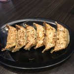 Kurume Ra-Men Fukunoie - 食欲をそそらない焼き色な餃子