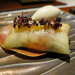 眞 - グリエールチーズといくらの春巻き