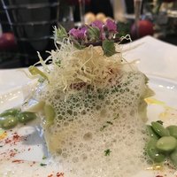 ガストロノミー ジョエル・ロブション - 真鯛 葱のエテュベとシトロネルの香りのクレーム。