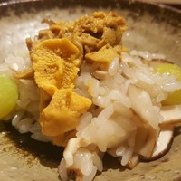富小路 やま岸 - スッポンの出汁の飯蒸し、紫雲丹(兵庫県淡路・由良)・松茸(和歌山県みなべ)・銀杏・零余子(むかご)入り