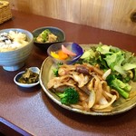 ジャム cafe 可鈴 - お料理が出揃いました。