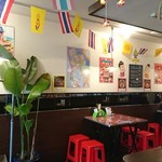 タイごはん屋 ナムチム - テーブル。