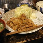 びいだま - 豚肉の生姜焼き、生卵