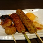 葉山 鳥ぎん - つくねセット(月見、ニンニク、なんこつ)