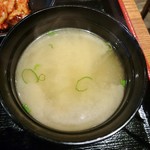 北海道マルハ酒場 - 味噌汁