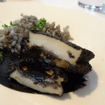 レストラン・モリエール - ＊鮑自体もやわらかく美味しいですし、イカスミソースも味わいもよく絶品。