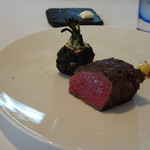 レストラン・モリエール - ◆十勝牛のフィレ。焦がし蕪添え。