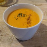 コッカ食堂 - 人参のスープ