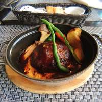 R restaurant & bar - 
