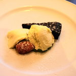 ダルクオーレ - デザートのガトーショコラとピスタチオのアイスクリーム