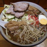 くまもとらーめん ブッダガヤ - スタミナラーメン（角煮、チャーシュー）