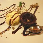 ラパウザ - デザート　チョコレートフォンダンとバニラアイス