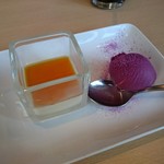 ウグイス - 秋の味覚×肉Lunch(1000円) 自家製なめらかプリンとアイスクリーム