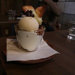 サツマイモとラムレーズンのパフェ