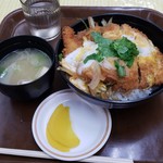 Sapporoshi Atsubetsuku Yakusho Shokudou - カツ丼(600円)です。