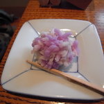 一保堂茶舗 喫茶室 嘉木 - お茶菓子です（女性）