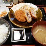 博多もつ鍋 やまや - 2017/10/19  メンチカツ定食 926円（税込1,000円）