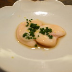 虎白 - フグの白子を出汁醤油につけて