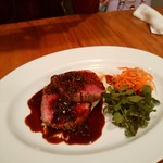 国産牛フィレ肉のビフテックソースリヨネーズ