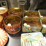 セララバアド - お菓子の缶