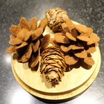 セララバアド - 松ぼっくり