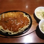 カーティス・クリーク - 「ミートスパカツ」1000円。