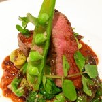 emuN - 山形産庄内牛フィレのロースト　五香粉の効いた赤ワインソース