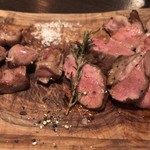 ビストロ マチュリスタ - "ラムステーキ"ローズマリー風味 150g ¥1,480 ＋ "ラム舌"の炭火焼き ¥880
