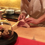 にくの匠 三芳 - 肉のカット