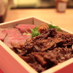 にくの匠 三芳 - 神戸牛尽くし弁当(時雨煮とステーキ)