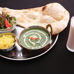 Khana Pina  - Sag-Chicken-Curry-Set