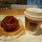 WRAPPLE wrapping and D.I.Y. +cafe - バナナマフィン、ホットコーヒー