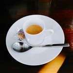 ワイン食堂 cor. - デミカップのエスプレッソ(税込２００円)でキュっと〆。