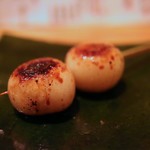 焼鳥 みずき - 一口で食べると火傷するアツアツの”小玉葱”