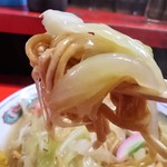 新ちゃん - かたい焼そば　麺リフト