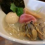 寿製麺よしかわ - 麗しい外見の牡蠣そば。