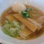 寿製麺よしかわ - 控えめながら端正な優しく香る煮干しそば。