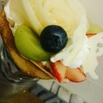 クレープリー チロル - ホワイトクイーンラフランスブーケ￥１１００