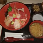 横濱屋本舗食堂 - 特選海鮮丼（酢飯）１６８０円
