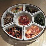 韓国料理 宮 - 前菜盛り合わせ