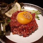 Kurogewagyuuyakiniku Ushikuro - 特上ざぶとんユッケ１５８０円