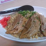 沖縄料理ズミ - あんかけチャーハン。しれっと追加