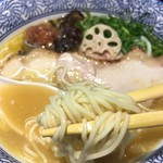 濃厚鶏白湯ラーメン 美空 - 