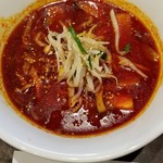 ぴょんぴょん舎 オンマーキッチン - ユッケジャン辛温麺